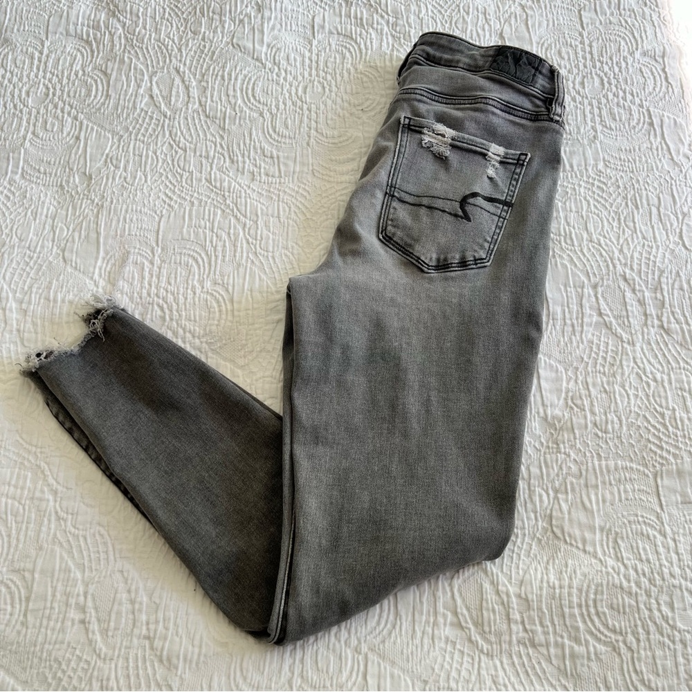 grey distressed american Eagle Super high-rise Jeggings